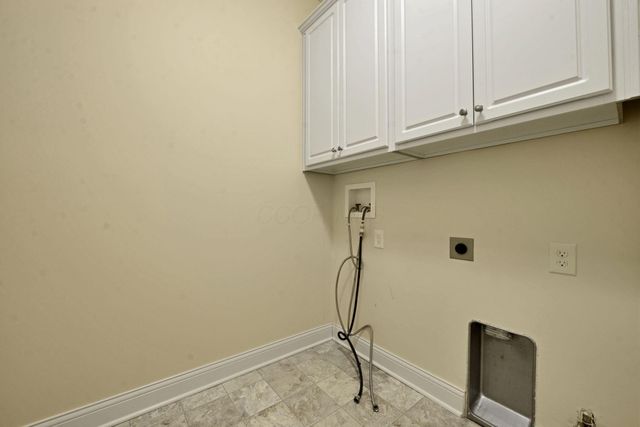 8165 Summitpoint Place, Lewis Center, OH 43035