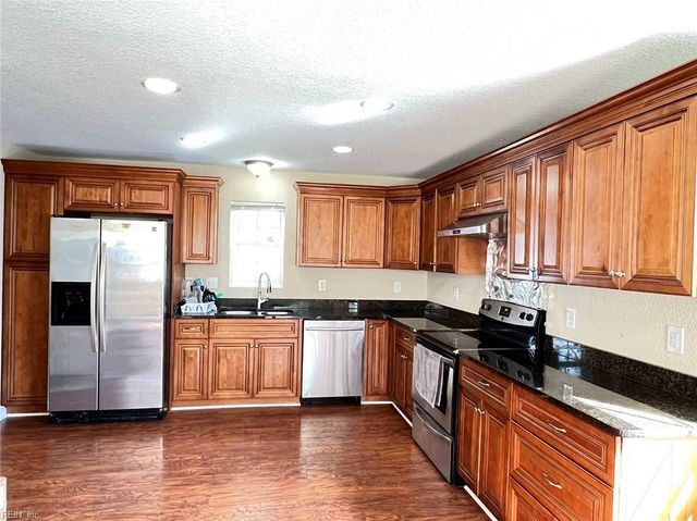8202 Edwin DR, Norfolk, VA 23505