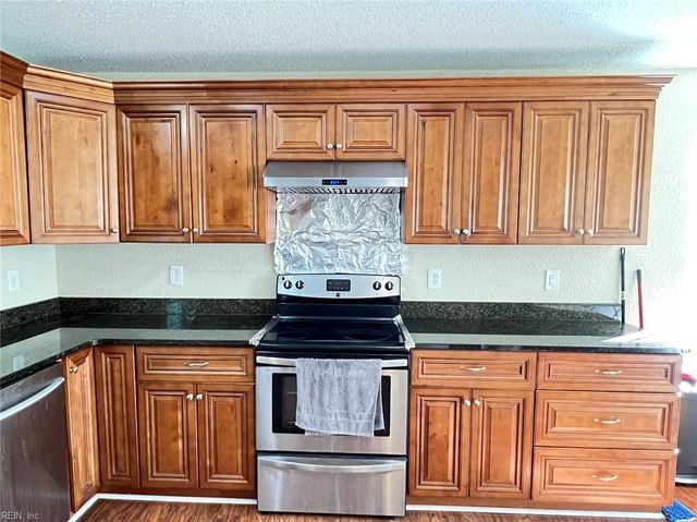 8202 Edwin DR, Norfolk, VA 23505