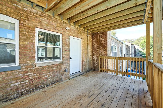 5804 N Maplewood Avenue 1, Chicago, IL 60659