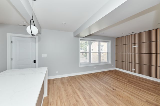 5804 N Maplewood Avenue 1, Chicago, IL 60659