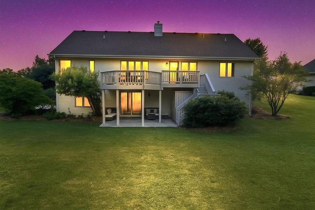 6180 Preston LANE, New Berlin, WI 53151