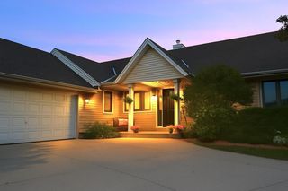 6180 Preston LANE, New Berlin, WI 53151