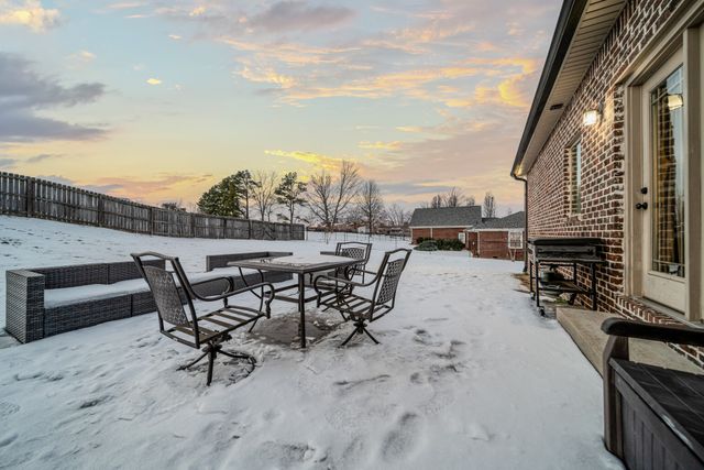 1934 Hygeia Rd, Greenbrier, TN 37073