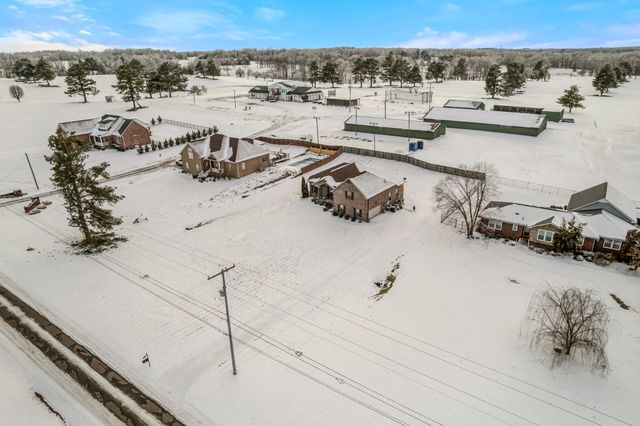 1934 Hygeia Rd, Greenbrier, TN 37073