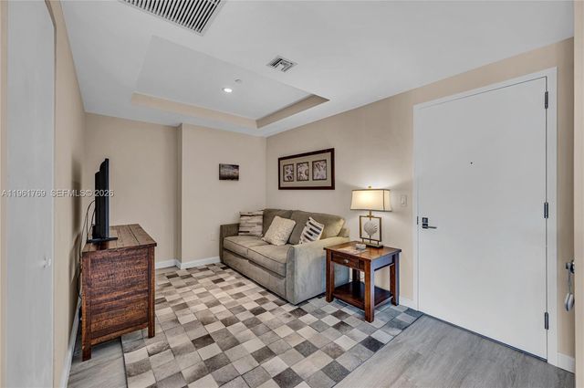 55 SW 9th St 4004, Miami, FL 33130