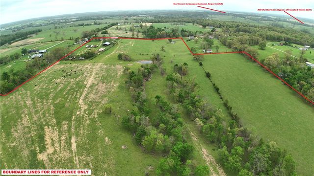 13161 Reams Road, Gentry, AR 72734