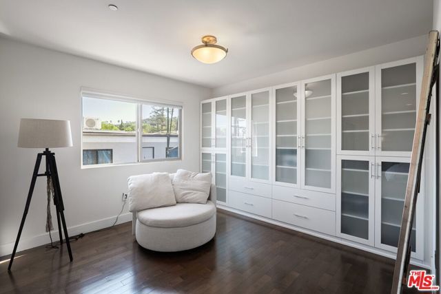 11023 Fruitland Drive 104, Studio City (los Angeles), CA 91604