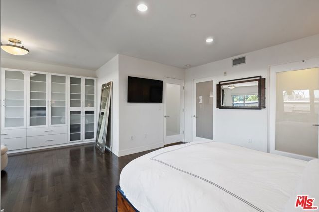 11023 Fruitland Drive 104, Studio City (los Angeles), CA 91604