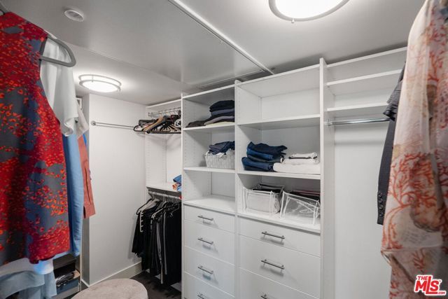 11023 Fruitland Drive 104, Studio City (los Angeles), CA 91604