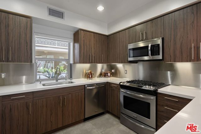 11023 Fruitland Drive 104, Studio City (los Angeles), CA 91604