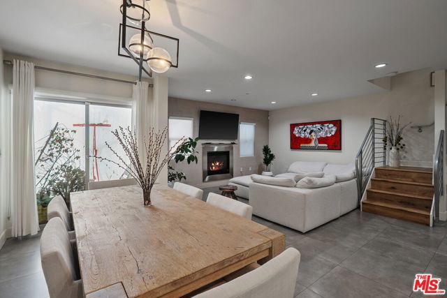 11023 Fruitland Drive 104, Studio City (los Angeles), CA 91604