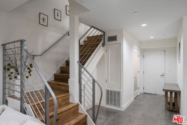 11023 Fruitland Drive 104, Studio City (los Angeles), CA 91604