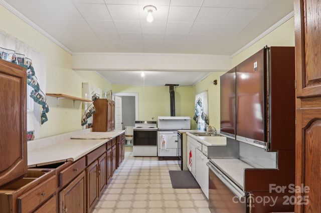 301 Parris Branch Road, Sylva, NC 28779