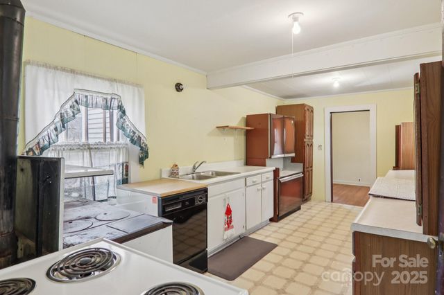 301 Parris Branch Road, Sylva, NC 28779