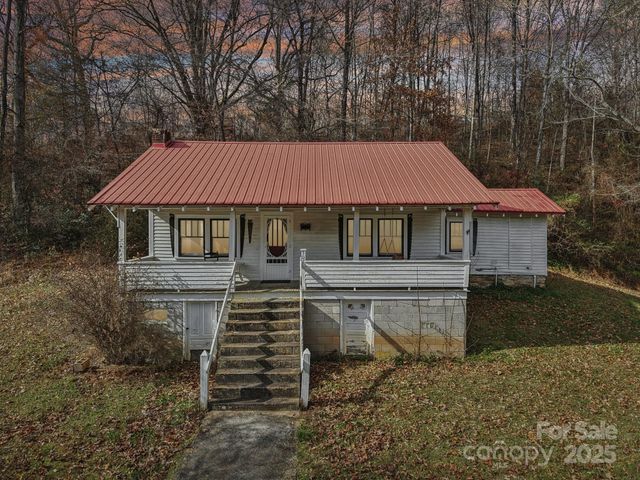 301 Parris Branch Road, Sylva, NC 28779