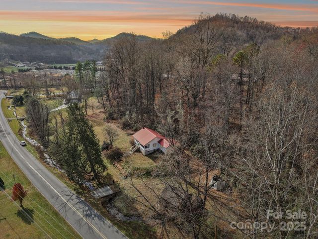 301 Parris Branch Road, Sylva, NC 28779