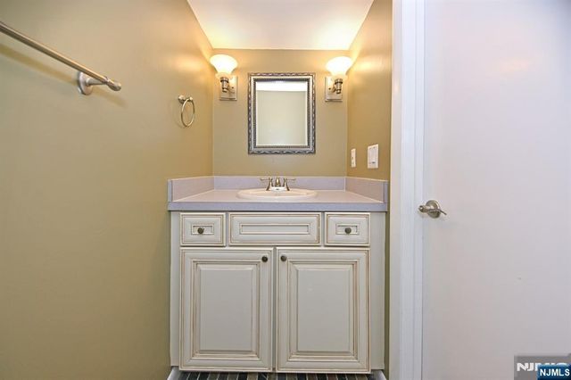 6 Erin Way 404, Lincoln Park Borough, NJ 07035