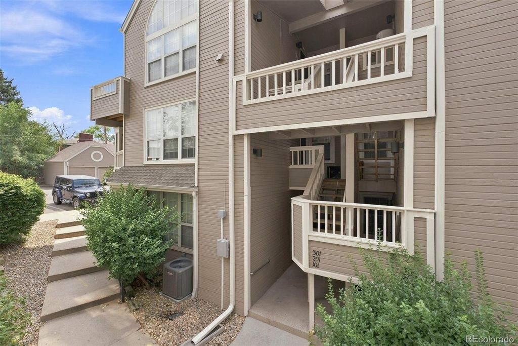 5715 W Atlantic Place 101, Denver, CO 80227
