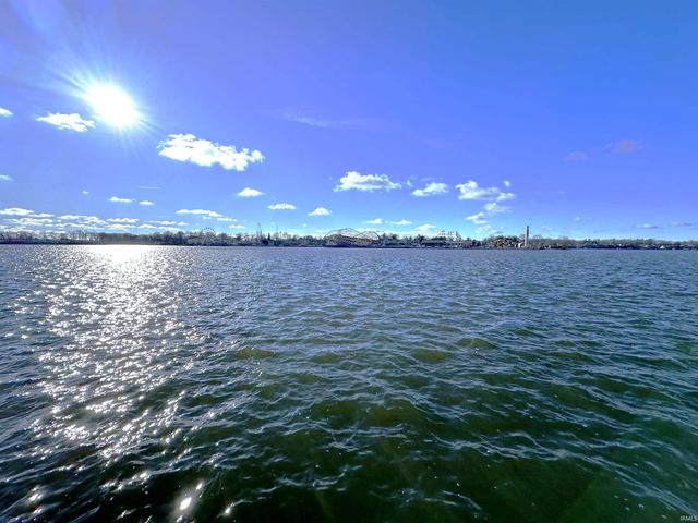 2636 N Peterson Drive, Monticello, IN 47960