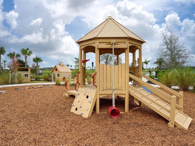 8504 SNOWFALL STREET, Sarasota, FL 34241