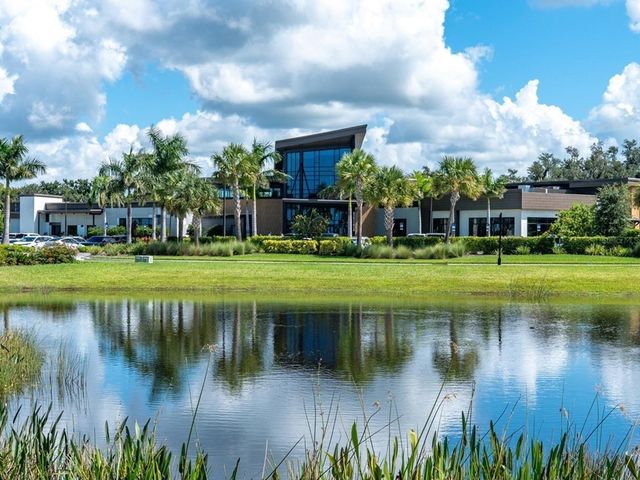 8504 SNOWFALL STREET, Sarasota, FL 34241