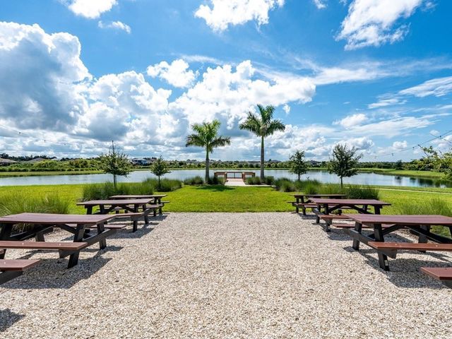 8504 SNOWFALL STREET, Sarasota, FL 34241
