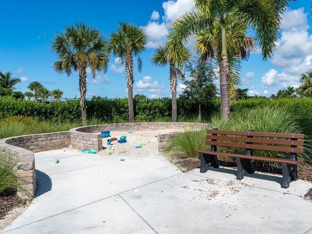 8504 SNOWFALL STREET, Sarasota, FL 34241