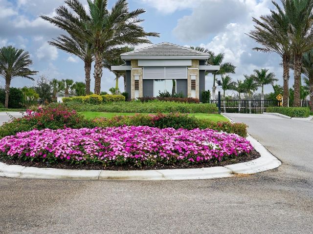 8504 SNOWFALL STREET, Sarasota, FL 34241