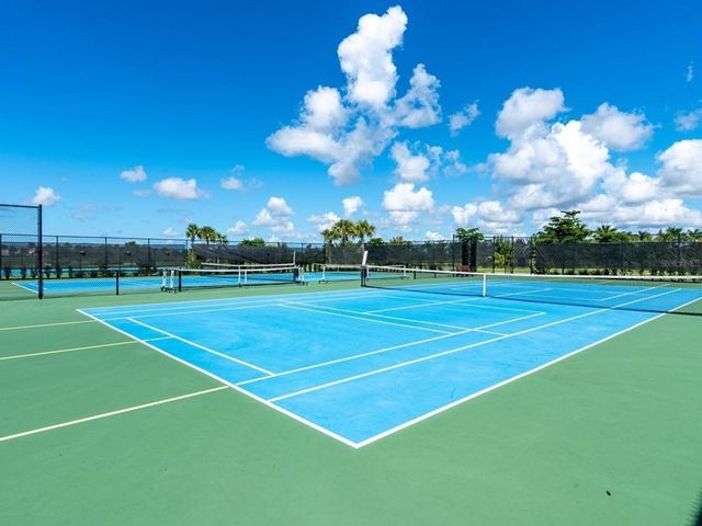 8504 SNOWFALL STREET, Sarasota, FL 34241