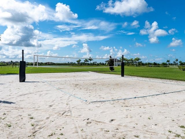 8504 SNOWFALL STREET, Sarasota, FL 34241