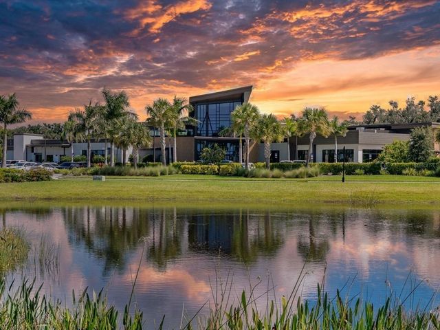 8504 SNOWFALL STREET, Sarasota, FL 34241