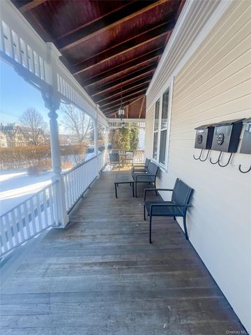 43 W Neck Road Apt 1, Huntington, NY 11743