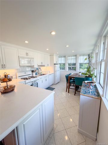 43 W Neck Road Apt 1, Huntington, NY 11743