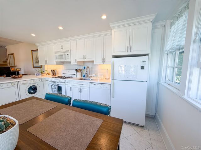 43 W Neck Road Apt 1, Huntington, NY 11743