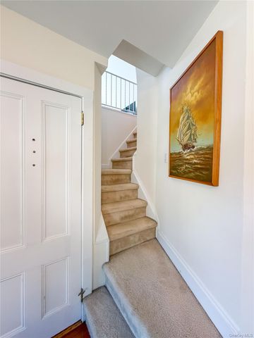 43 W Neck Road Apt 1, Huntington, NY 11743