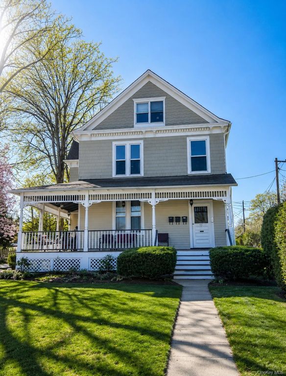 43 W Neck Road Apt 1, Huntington, NY 11743