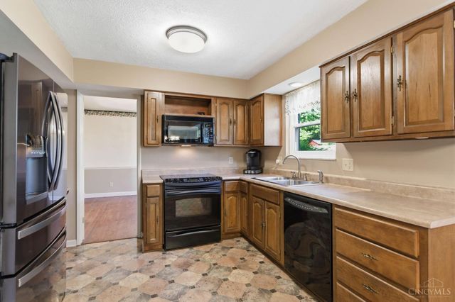 8046 Blairhouse Drive, Anderson Twp, OH 45244
