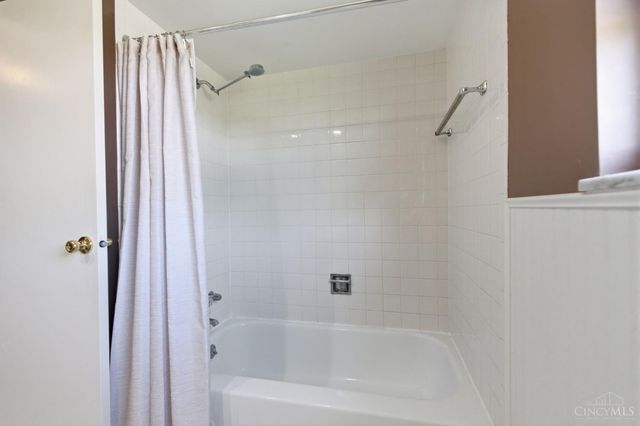 8046 Blairhouse Drive, Anderson Twp, OH 45244