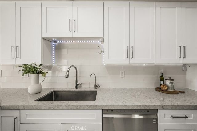 6 Whitecloud, Irvine, CA 92614