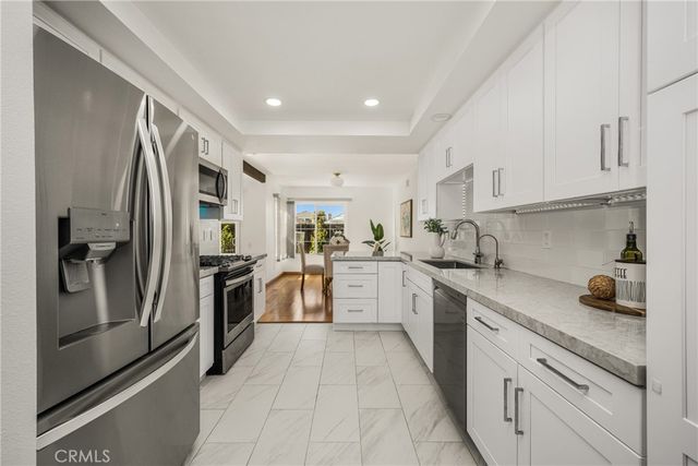 6 Whitecloud, Irvine, CA 92614