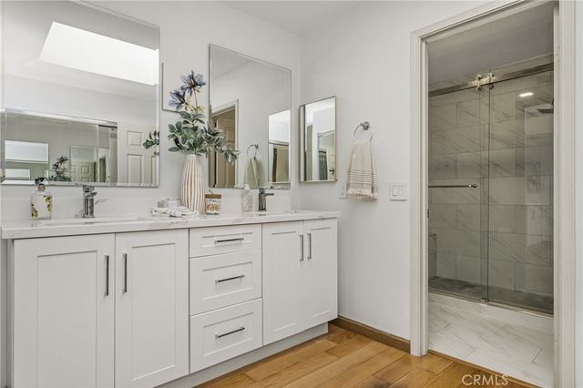 6 Whitecloud, Irvine, CA 92614