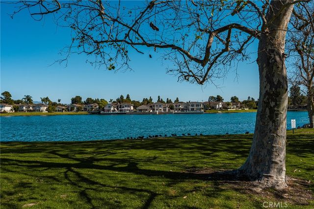 6 Whitecloud, Irvine, CA 92614