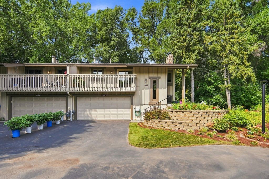 7232 Woodstock Drive, Bloomington, MN 55438 — exterior