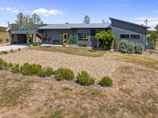 359 Big Bow, Smithville, TX 78957