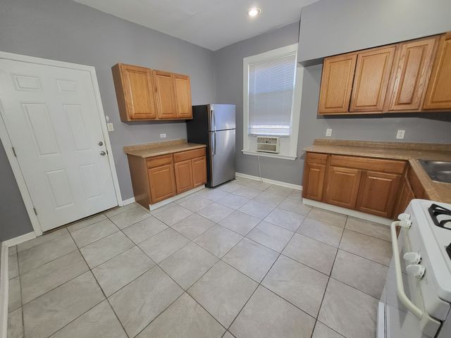 4219 W Cullerton Street, Chicago, IL 60623