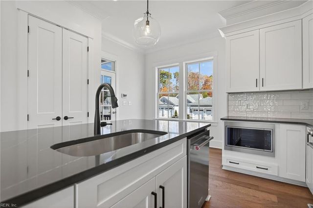 306 Bayside AVE, Cape Charles, VA 23310