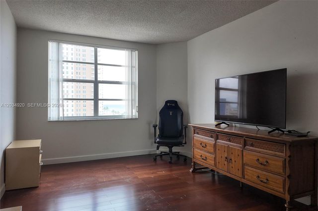 1950 S Ocean Dr 5B, Hallandale Beach, FL 33009