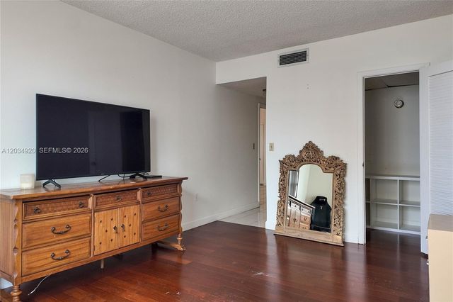 1950 S Ocean Dr 5B, Hallandale Beach, FL 33009