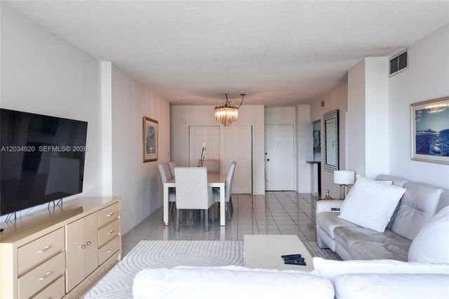 1950 S Ocean Dr 5B, Hallandale Beach, FL 33009